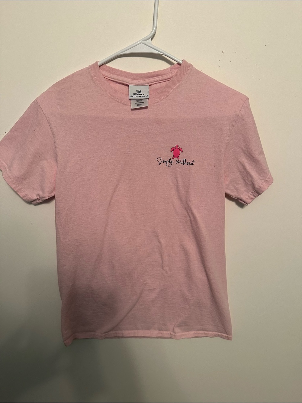 Simply Southern Light Pink Short Sleeve Tee with Turtle Cheerleading Logo Sz S
